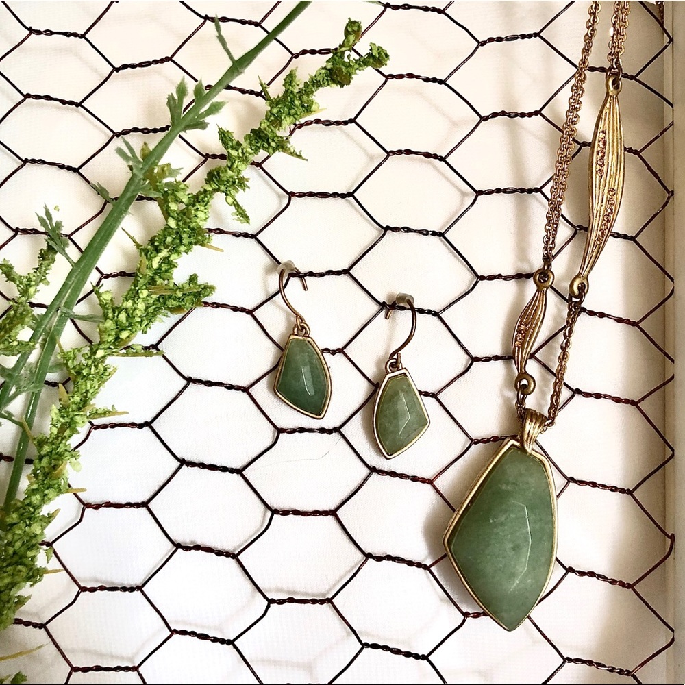 Chloe + Isabel Necklace and Earring set (NWOT)